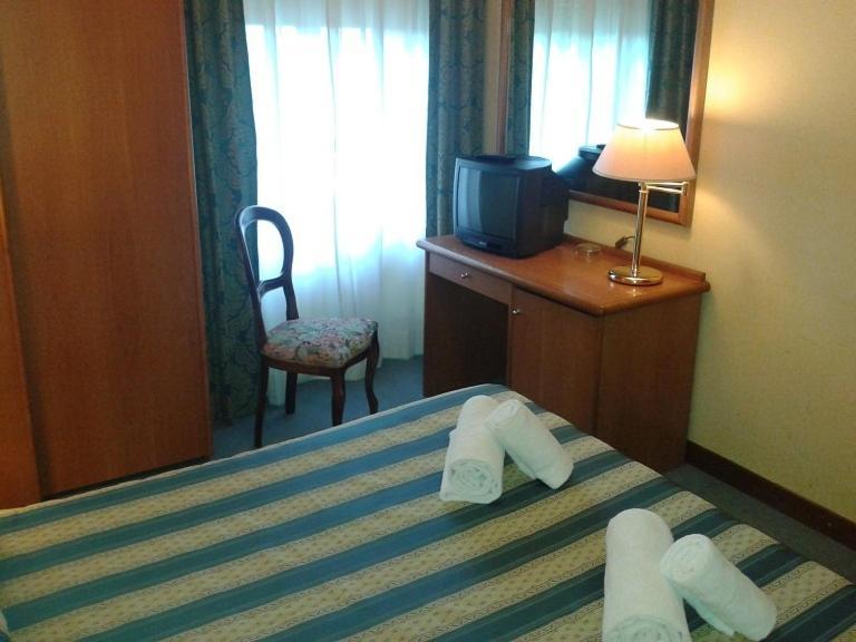 Hotel Casa Rossa Монтекатини-Терме Номер фото
