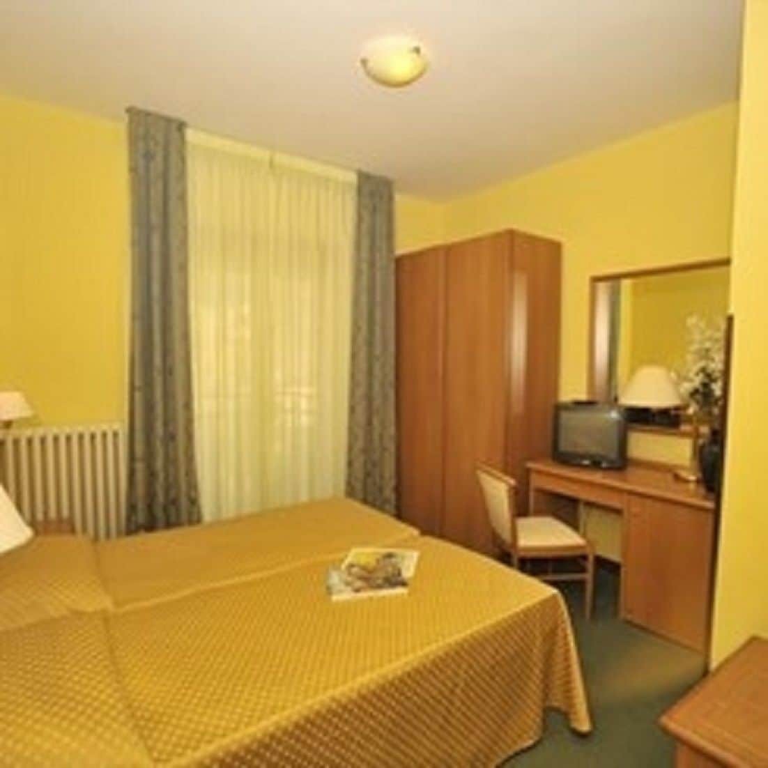 Hotel Casa Rossa Монтекатини-Терме Экстерьер фото