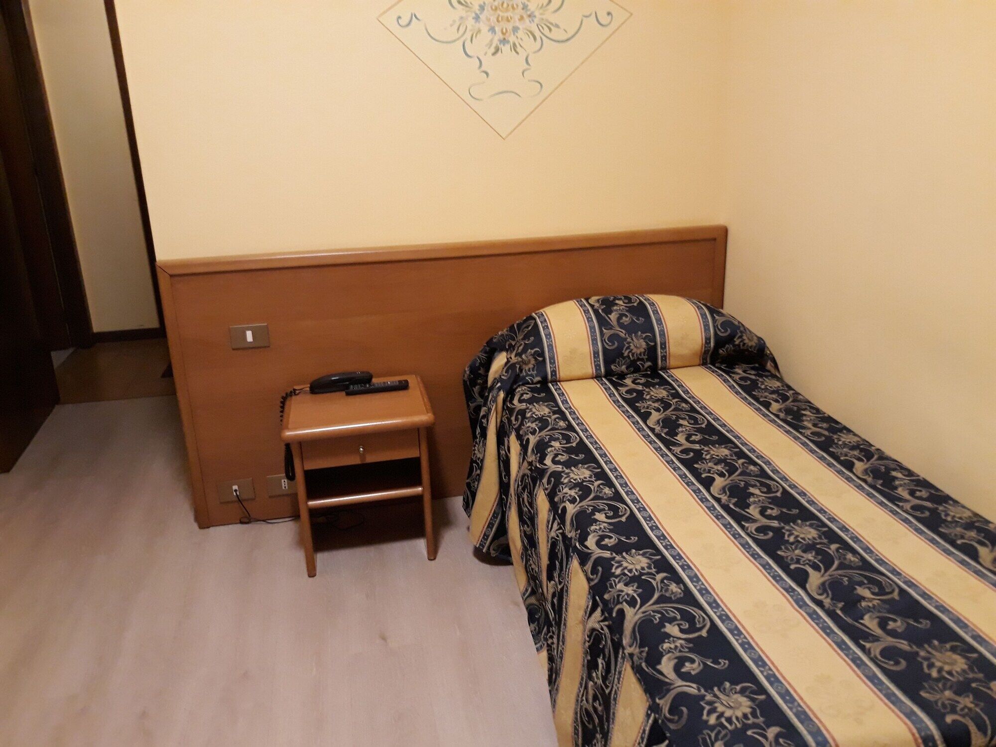Hotel Casa Rossa Монтекатини-Терме Экстерьер фото