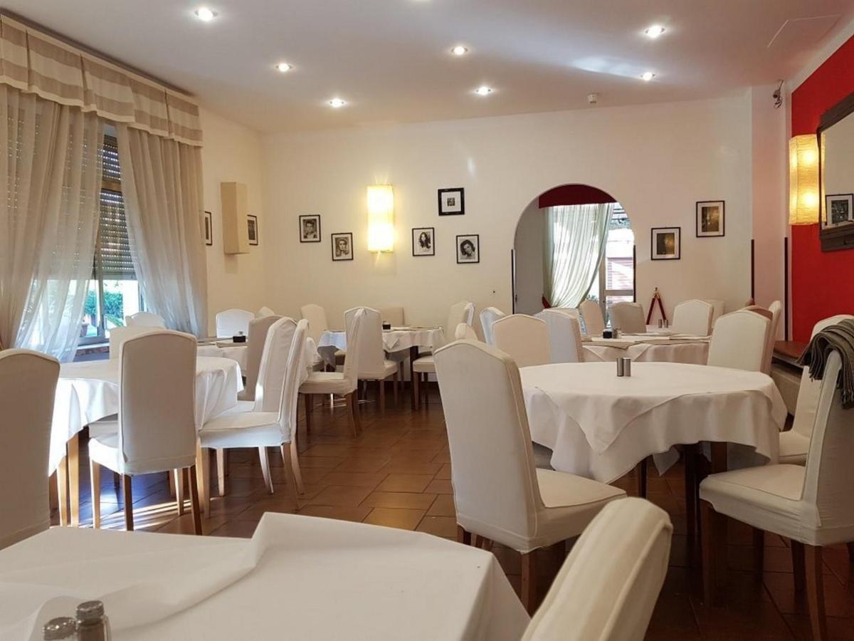 Hotel Casa Rossa Монтекатини-Терме Экстерьер фото