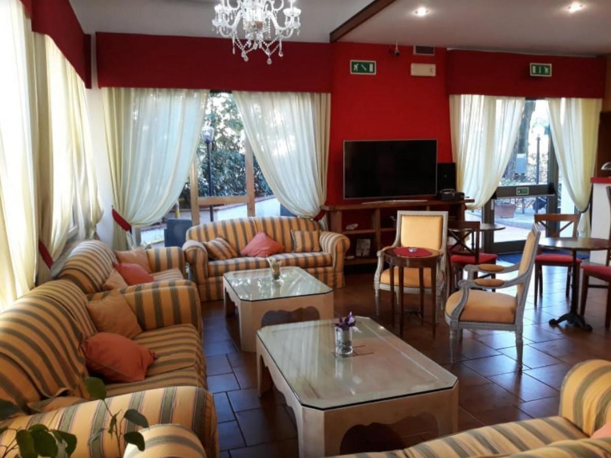 Hotel Casa Rossa Монтекатини-Терме Экстерьер фото