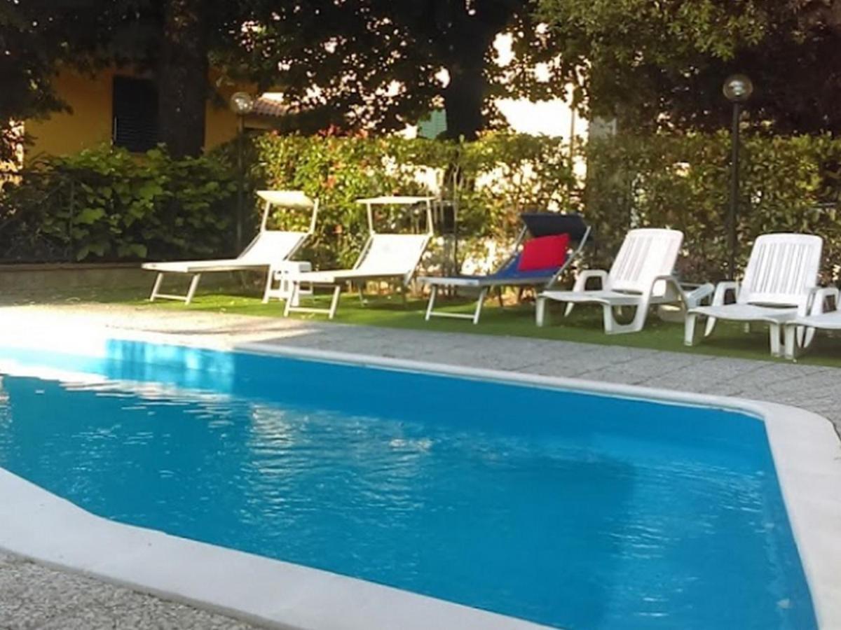Hotel Casa Rossa Монтекатини-Терме Экстерьер фото